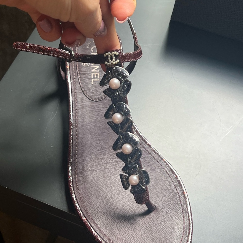 Chanel sandals! - Picture 4 of 4